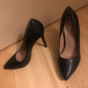 ❗️SOLD❗️Sexy Black Pumps